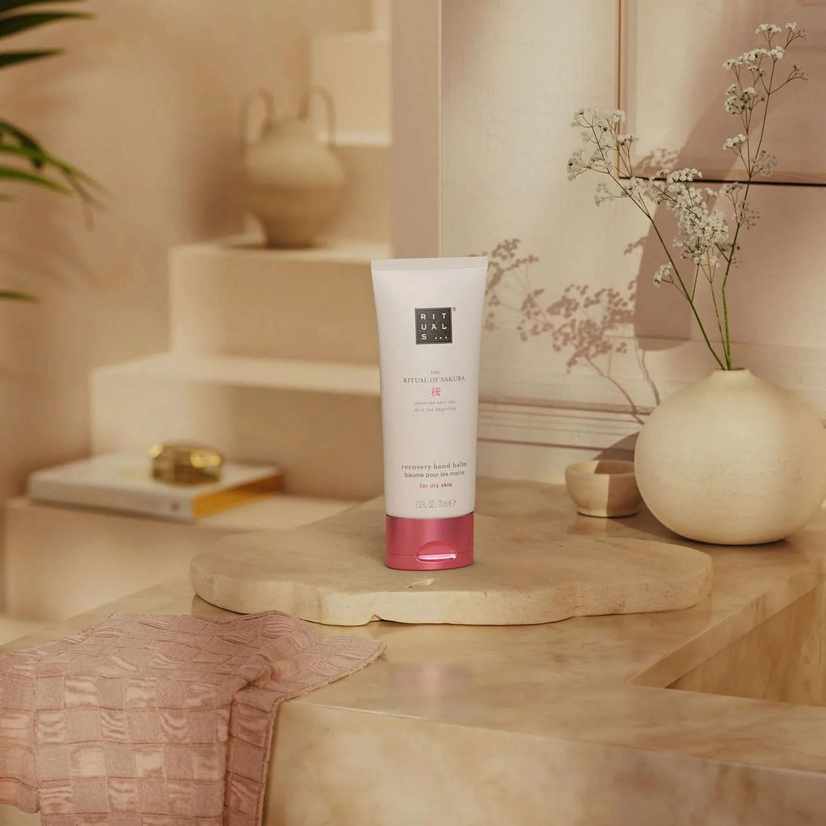 Set Do Rak Z Rituals Rituals balsam do rąk sakura w białej tubce z różową nakrętką na ...